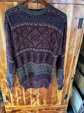 Thrashed Vintage GENERRA Sweater Size Large Made in Hong Kong