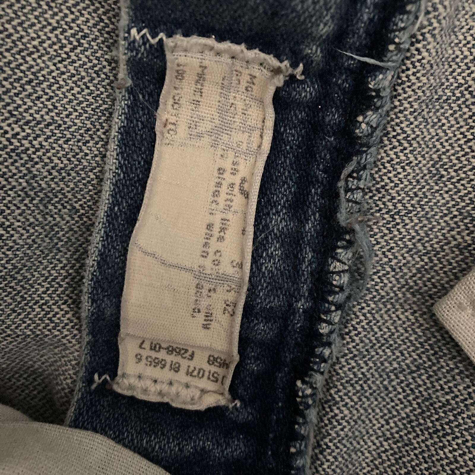 Vintage Wrangler Jeans Men’s Medium Wash Regular Fit Size 32x34 Leather logo thumbnail 3