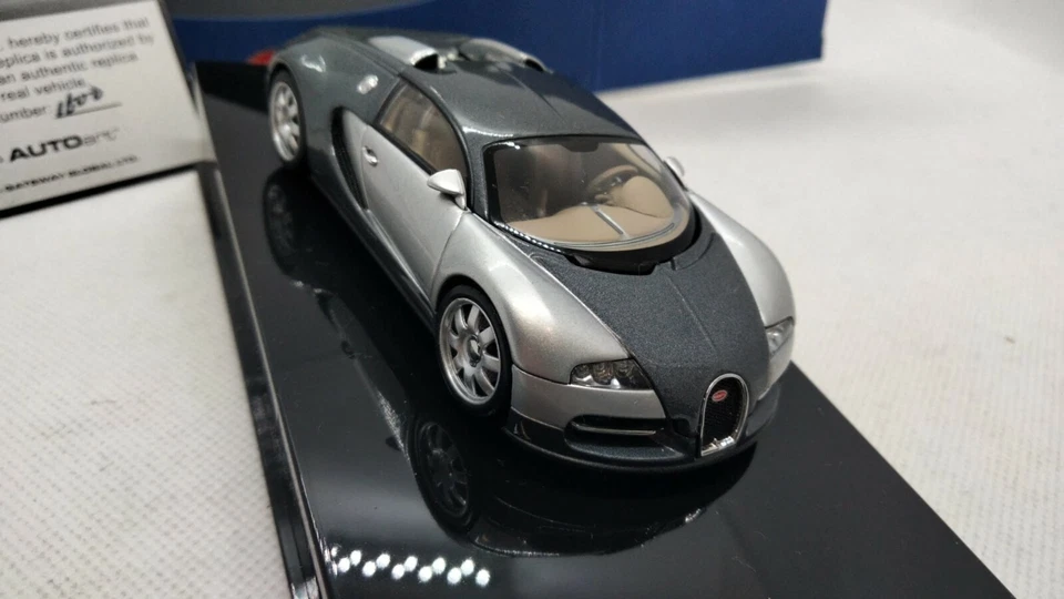 AUTOART BUGATTI EB 16.4 VEYRON SHOWCAR SCALA 1:43 - Immagine 3 di 4