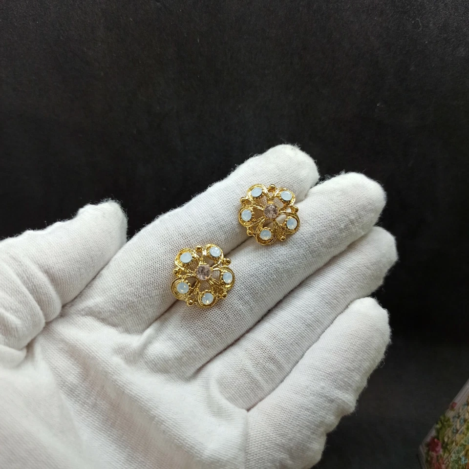 Pendientes Flor Michal Negrin Poste Grande Chapado en Oro y Cristales de Swarovski Regalo Foto 2 de 4