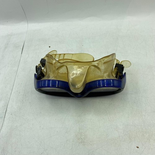 Boomerng Scuba Mask & Hard Case - Picture 5 of 12