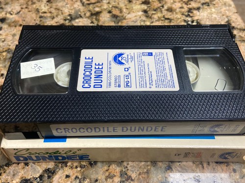 Vintage 1987 Crocodile Dundee Original Release VHS Cassette Tape Rare - Picture 4 of 4
