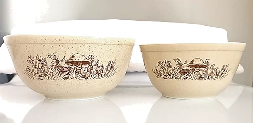 Pyrex Forest Fancies Mixing Bowls #402 and #403 1980-1986