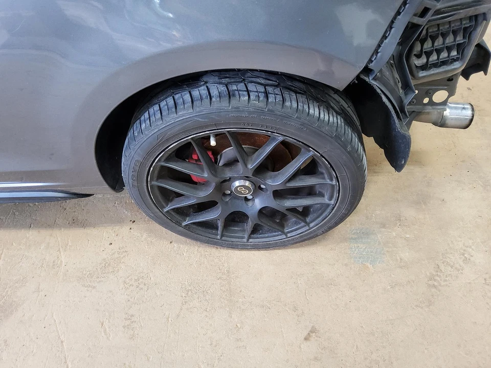 Б/у компрессор кондиционера подходит: 2012 Volkswagen Golf GTI 2,0 л двигатель ID CDMA класса A - Изображение 2 из 4