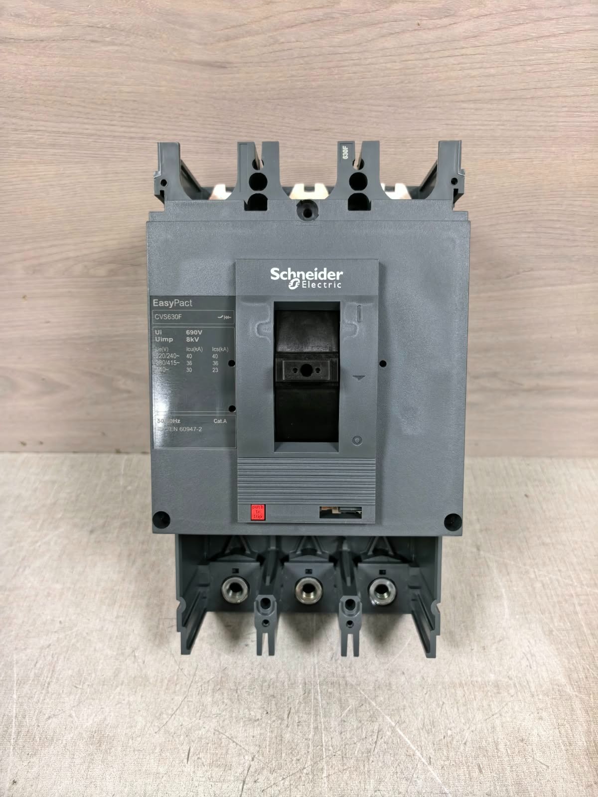 Schneider Electric LV563003 CVS630F SCHNEIDER ELECTRIC LV563003 CVS630F WITHOUT TRIP UNIT 2