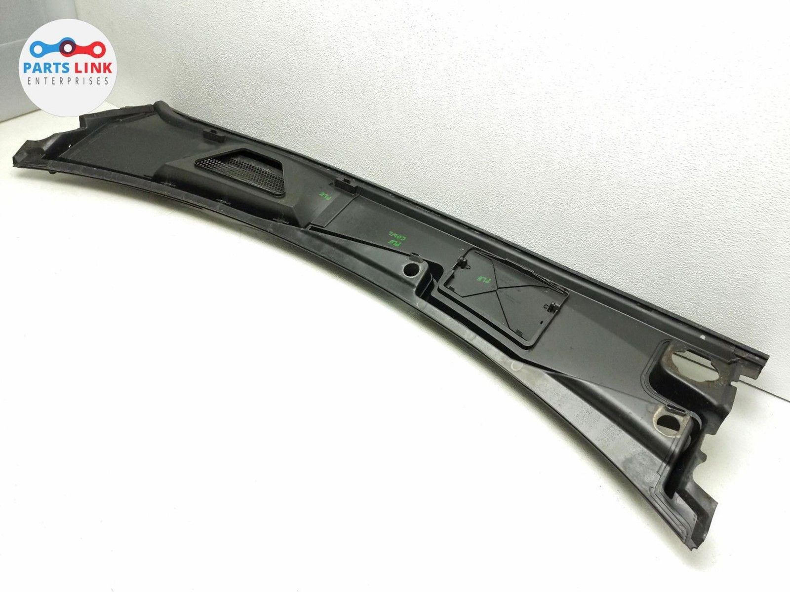 Bentley Bentayga 2016-2020 LEFT Cowl panel