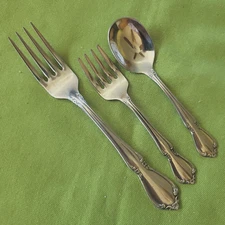Oneida Chateau 3 Piece Baby Toddler Child Set 2 forks 1 Spoon Preowned