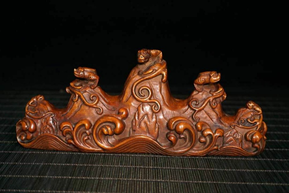 Chinese Natural Exquisite Boxwood Hand carving Dragon Statue  20088