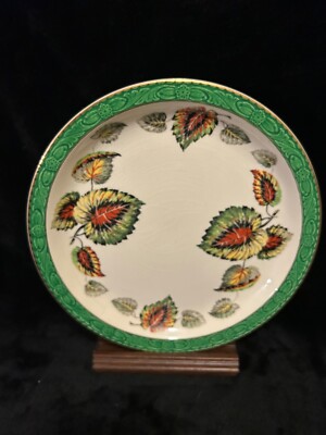 Royal Tudorware Richmond Pattern Barker Brothers 10'' Decorative Gold Trim Plate