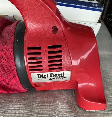 Royal Dirt Devil 172 Handheld Vacuum Cleaner Black Red Corded Attachment Kit 193 - Picture 2 of 7