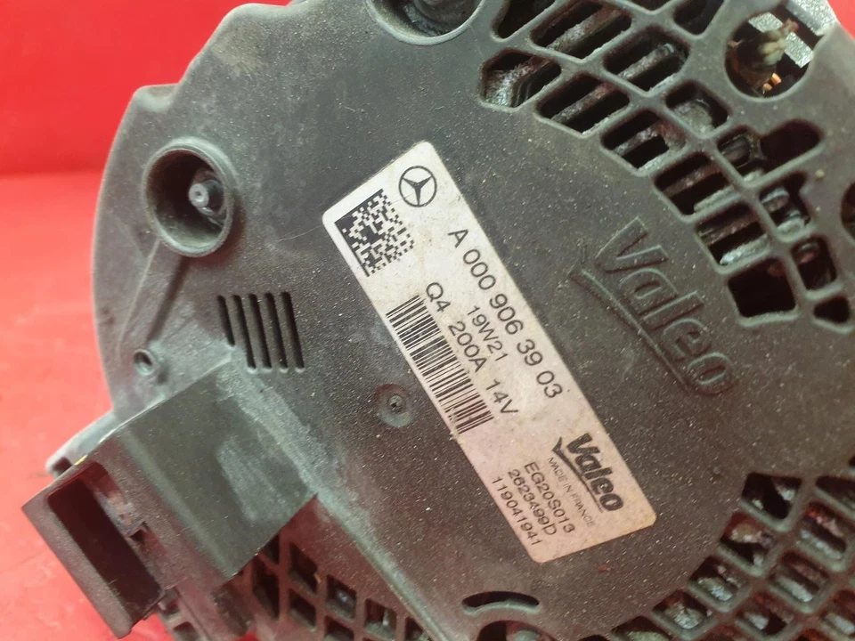 MERCEDES BENZ VITO 2019 ALTERNATOR 200AMP 2.0L DIESEL OM654.920 0009068504 - Image 3 of 4