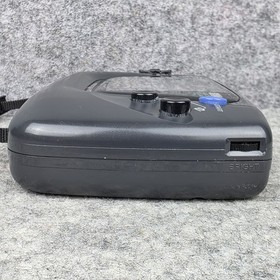 Sega Game Gear Model 2110 w/ 3 Games + Carrying Bag - Powers On Needs Recapped