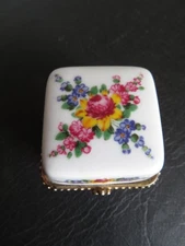 Vintage Delprado pill box e.p.08