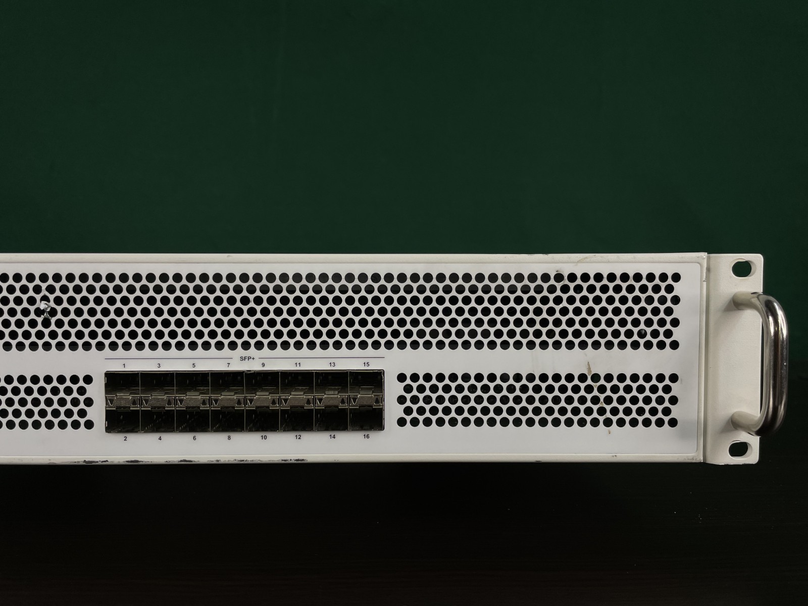 как выглядит Fortinet FortiGate 3000D Firewall FG-3000D Dual Power Ears /Registered фото