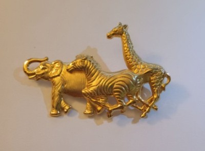 Stampede Animal Brooch Elephant Zebra Giraffe Pin Brushed goldtone pressed PD
