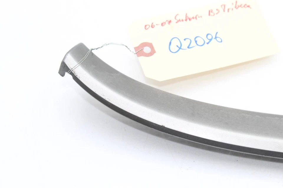 06-07 SUBARU B9 TRIBECA PAINEL DE ACABAMENTO PAINEL DIREITO Q2096 - Imagem 2 de 4