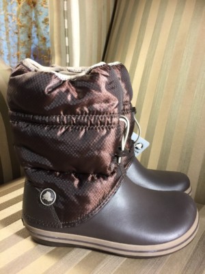 NEW Crocs Womens Sz 5 Crocband Winter Boots Espresso Brown Relax Fit