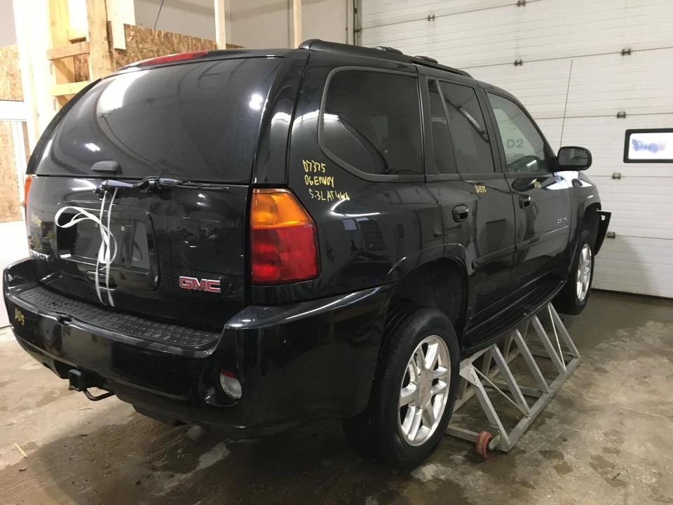 Conjunto de luz trasera izquierda usada se adapta a: 2006 GMC Envoy izquierda grado A Foto 4 de 4