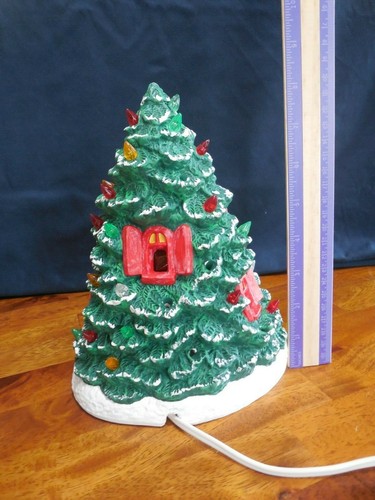 Wee Crafts Already Painted, Lighted, Timbear Lodge, Kit 21550 - Picture 5 of 7