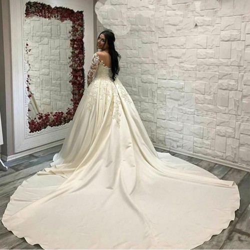 Cathedral Train Wedding Dress Scoop 