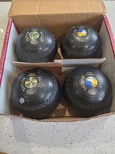 4 x  TAYLOR ELITE  SIZE 4  H-A9009 BOWLS 