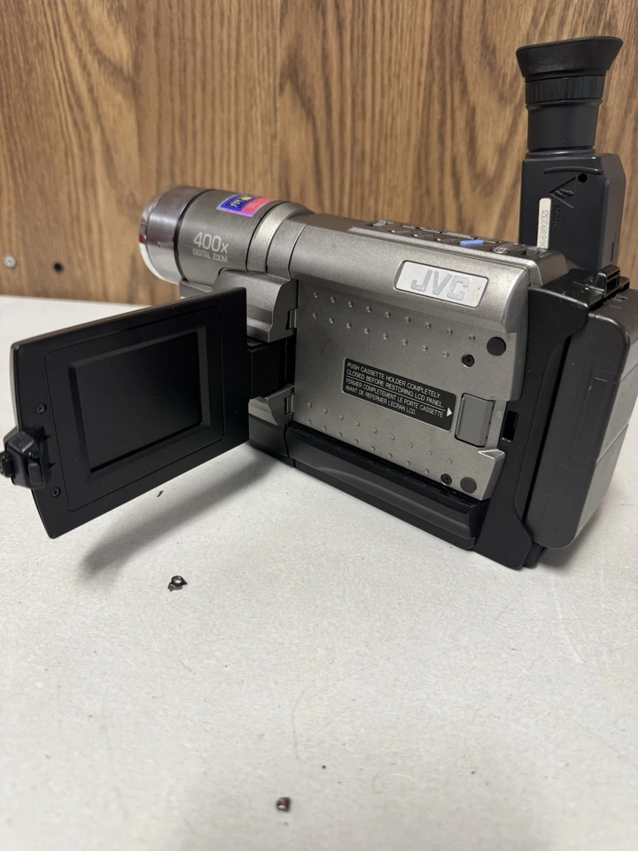 JVC GR-SXM330U Camcorder Super VHS 400x Zoom Not Tested No Cables As-Is - Image 2 of 4