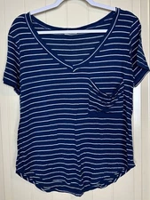 Promesa Women’s  Blue & White striped v-neck knit short sleeve shirt sz S