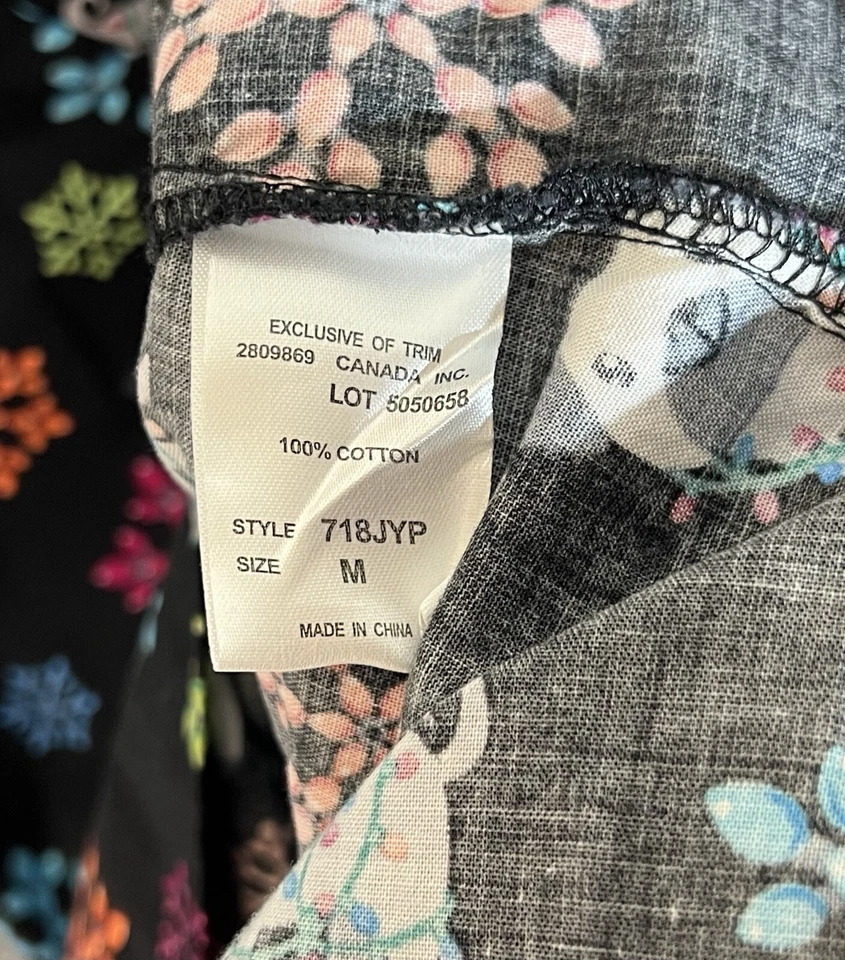 Blusa Médica Blanca Cruz Pug Perro Luces de Navidad Para Mujer Talla M Negra Bolsillos en el Cuello Foto 4 de 4