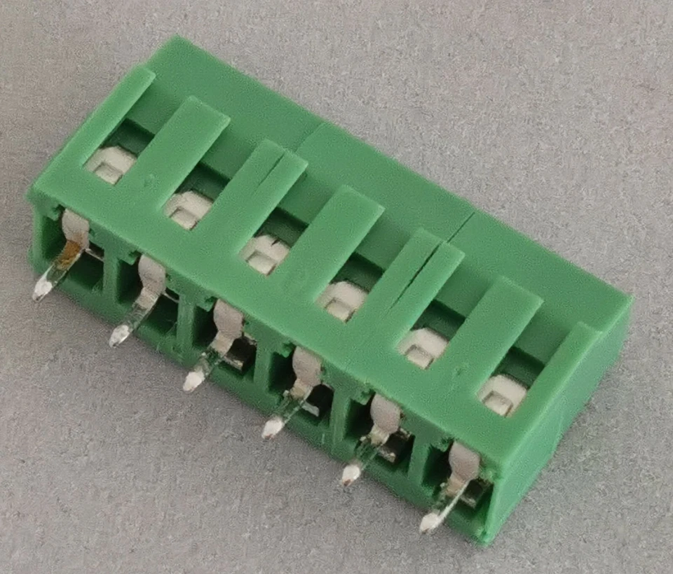 10 pcs 6 Way / 6 Pos 5mm / 5.00mm PCB Terminal Block 300V 20A Dinkle EK500V-06P Foto 2 de 4