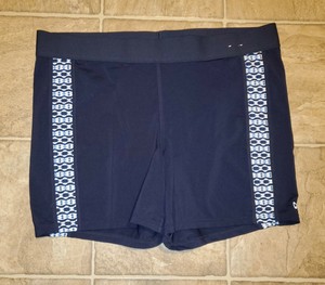 gap compression shorts