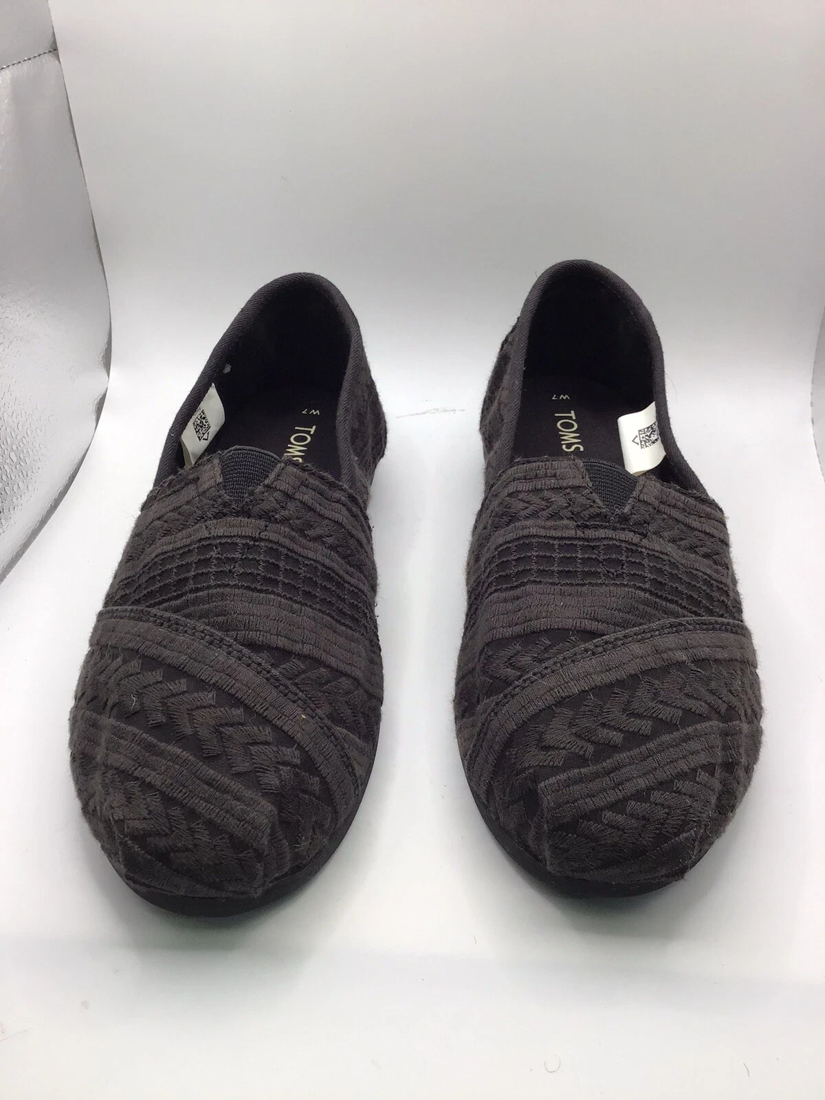 Woman’s Toms Black 7W