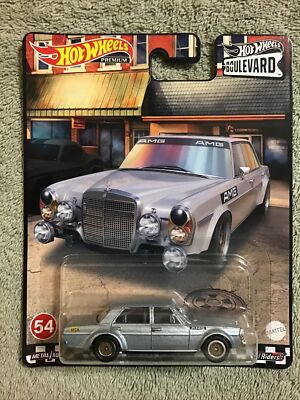 ミニカー MERCEDES-BENZ 300 SEL 6.8 Mercedes Benz 300 SEL 6.8 AMG #35 Red 