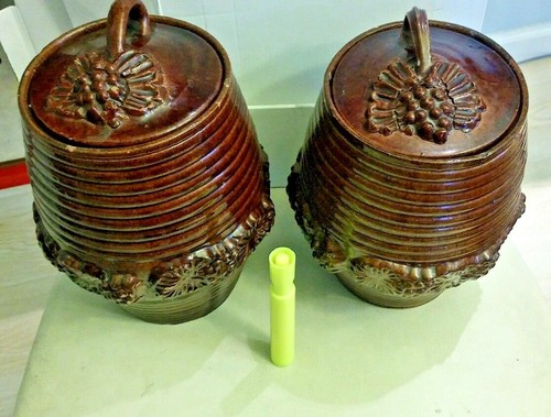 Hand Crafted Vintage Ceramic Pottery BEAN CANISTER / JAR, makers mark on bottom - Picture 7 of 7