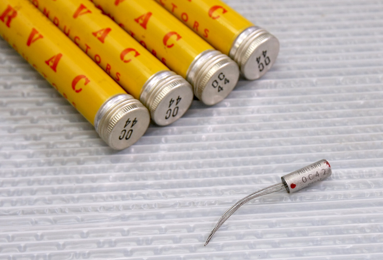 Philips Industrial Transistors NOS Newmarket NKT275 Red Dot