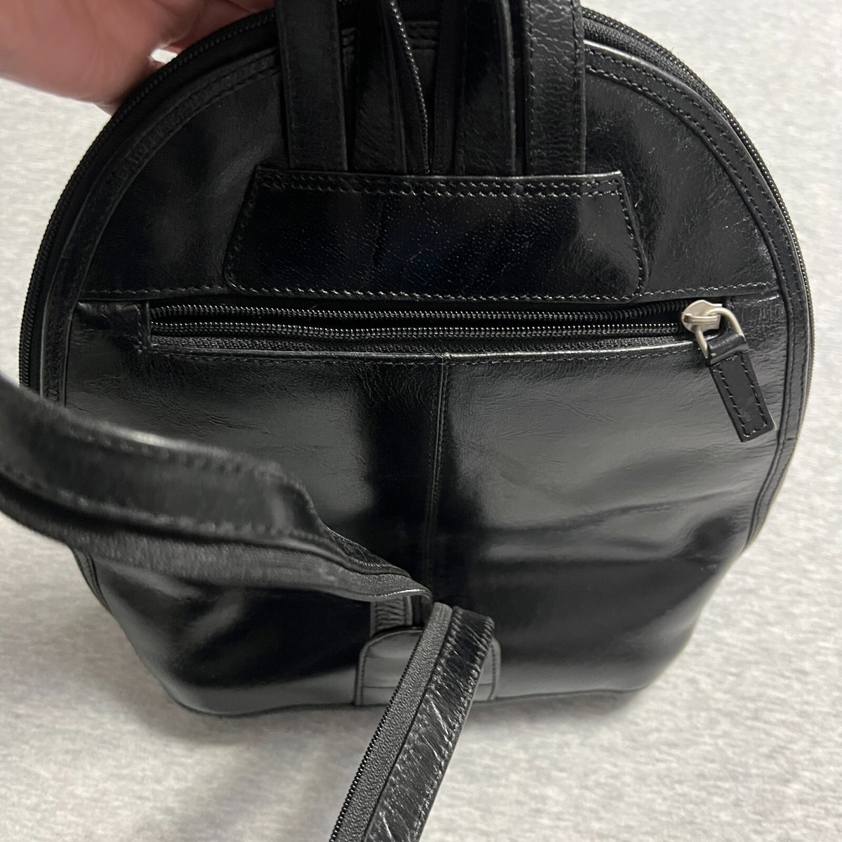 Wilsons Leather Backpack Bag Black Leather Academia Medium  display picture 2