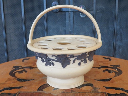 Rare Wedgwood Caneware Yellow Bough Pot Black Grapevine & Handle (c.1872) - Picture 2 of 17