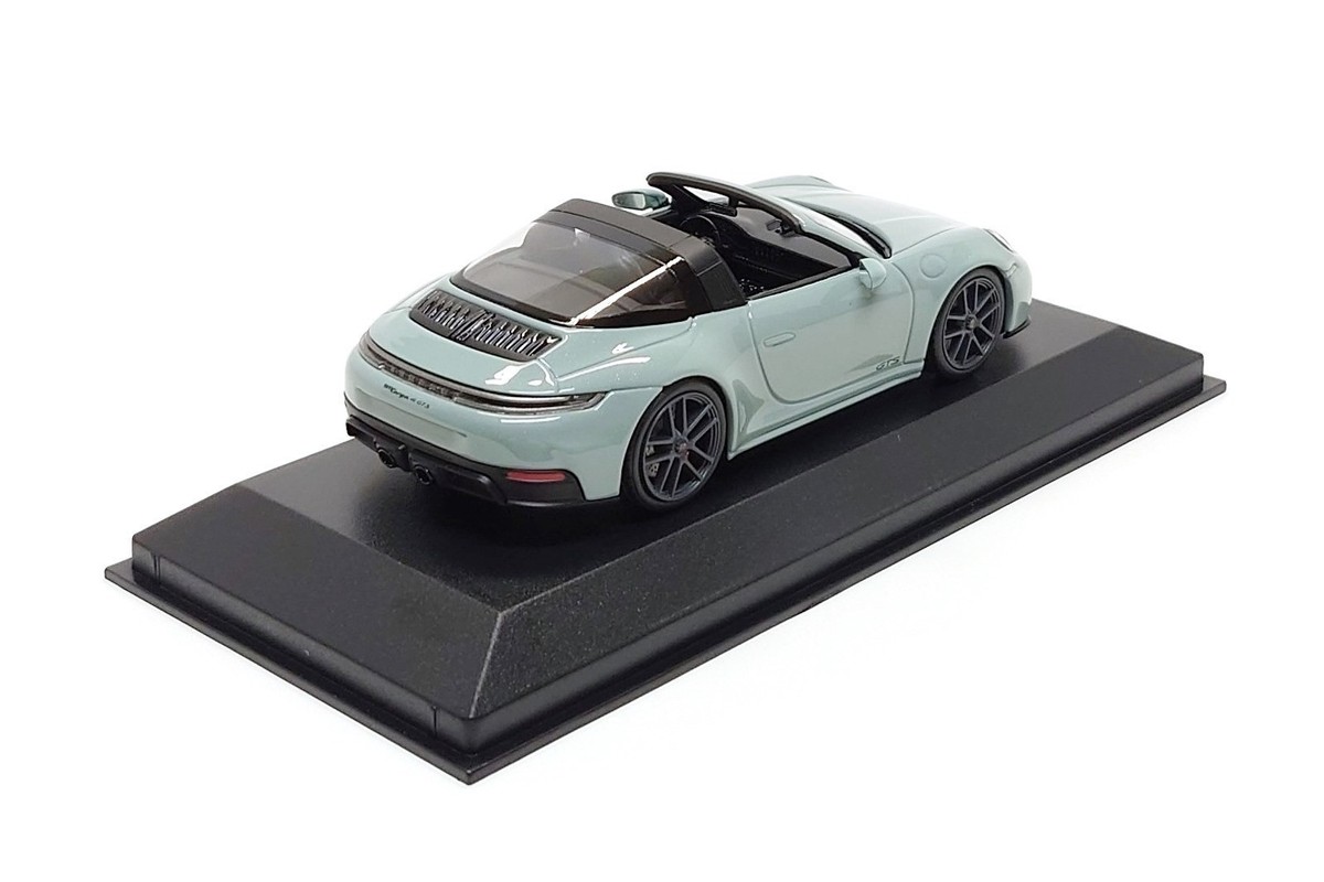 Minichamps 1:43 Porsche 911 Targa 4 GTS (992.2) in Shade Green