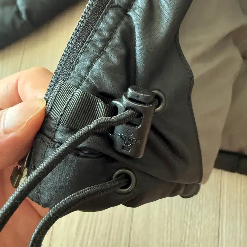 Patagonia Packable Black XL Puffer Jacket, Heavy Used thumbnail 7