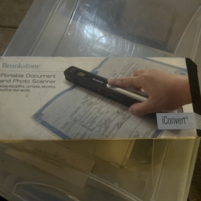 Brookstone iConvert Portable Document & Photo Scanner I Convert New In Box