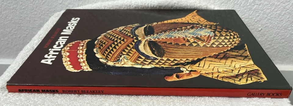 African Masks by Robert Bleakley 1983 HC with 40 Color Plates - Image 3 of 4