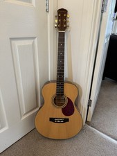 Freshman FA1 FNS Acoustic Guitar, solid spruce top with Padded Carry Bag. VGC