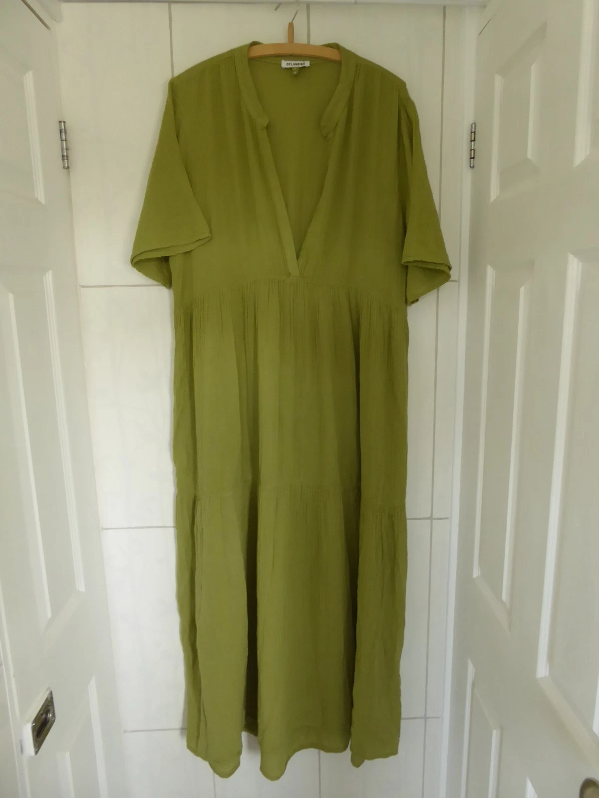 Celandine Anthropologie Kallie Olive Green Tiered Maxi Dress Size XL
Opens in a new window or tab