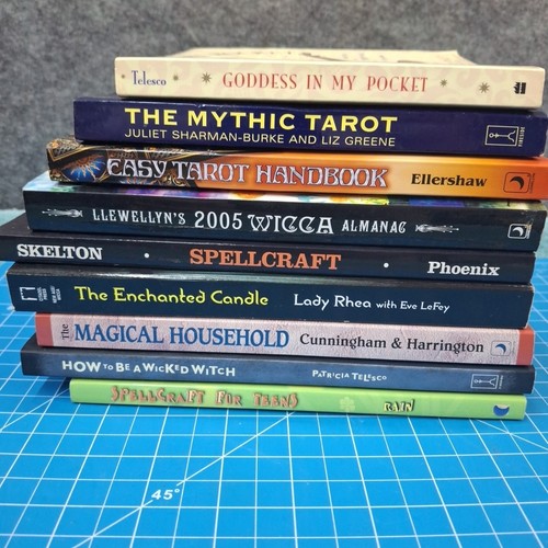 Witchcraft, SpellCraft, Mag Hou, Tarot, Wicca, Enchanted Candle - 9 Book Lot￼