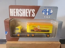 American Highway Legends Hershey's Reese's PBC Mack CJ Truck 1:64 Hartoy AHL