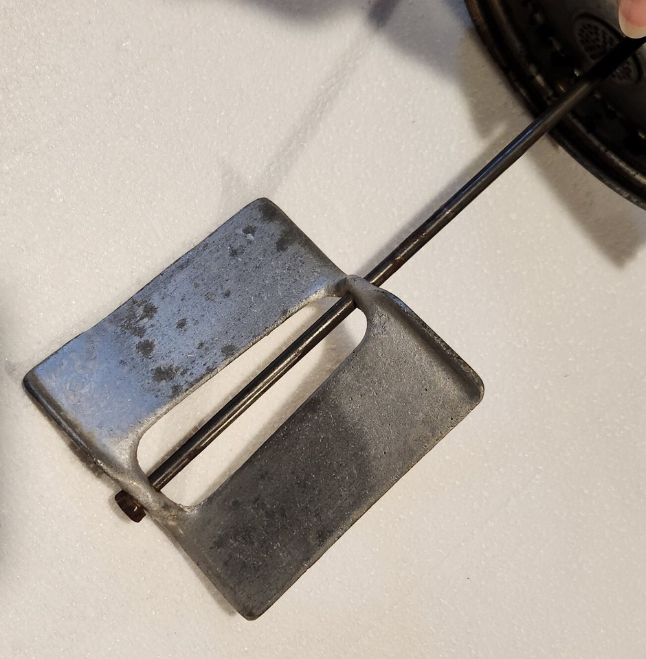 Butter Churn Lid with attached Screen, Gears, Paddles and Handle no