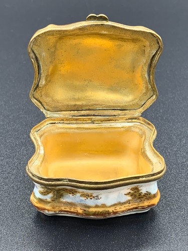 Antique Edmé Samson for Meissen French Hand Painted Gilt Porcelain Trinket Box