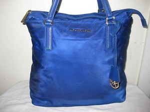 chanel leather purse