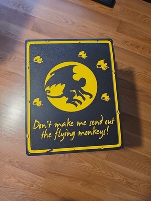 Pre-owned - Tin Sign - Wizard of Oz - Don't Make Me Send Out The Flying Monkeys!