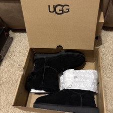 Authentic New UGG brand Women's Mini Bailey Bow Suede/Black NWT/6