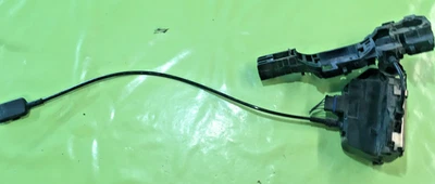 Serrure Porte Avant Gauche / RENAULT MEGANE 2 Ph1 / 5p - Photo 1/4
